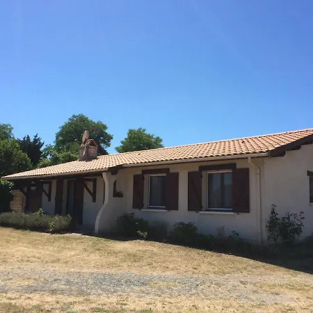 Holiday home Vacances La Mouline Lesparre-Medoc